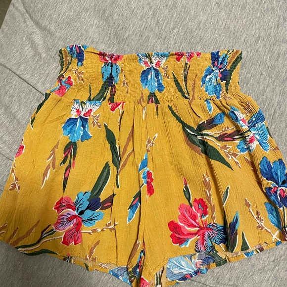 summer shorts - Picture 2 of 3